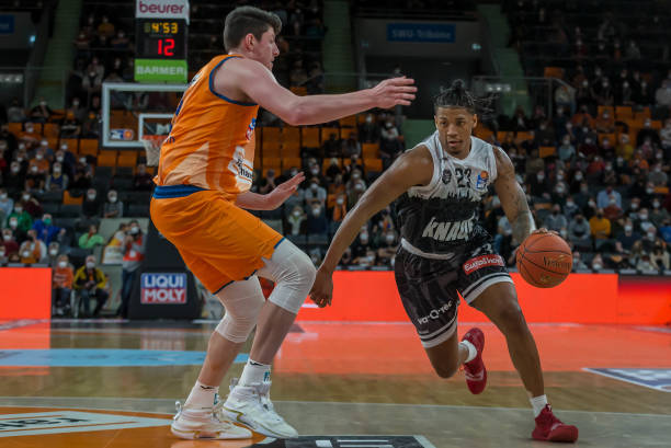 里夫斯不仅 里夫斯不仅