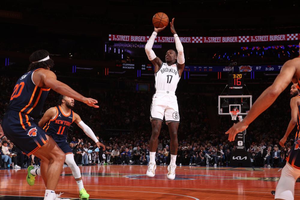 球迷们迫不 球迷们迫不